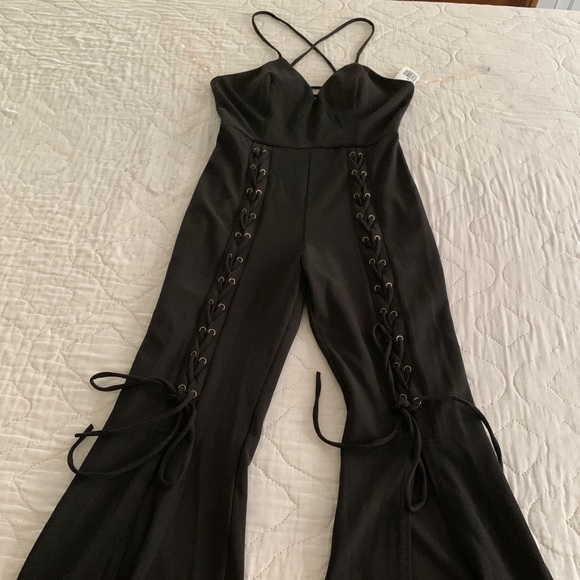 Black Jumpsuit 🖤 - Picture 5 of 8